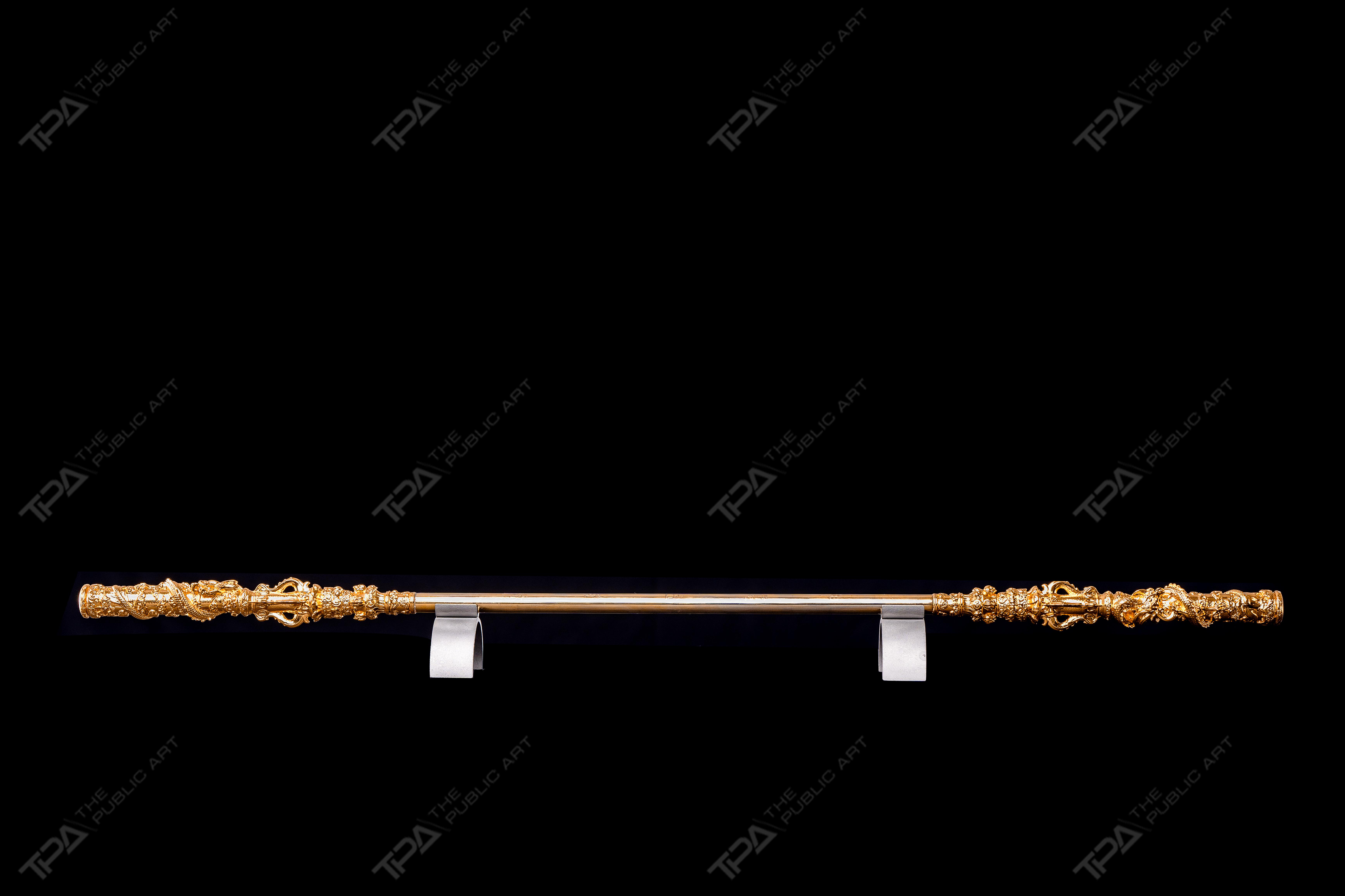 Three-dimensional Sculpture of The Golden Hoop Rod
